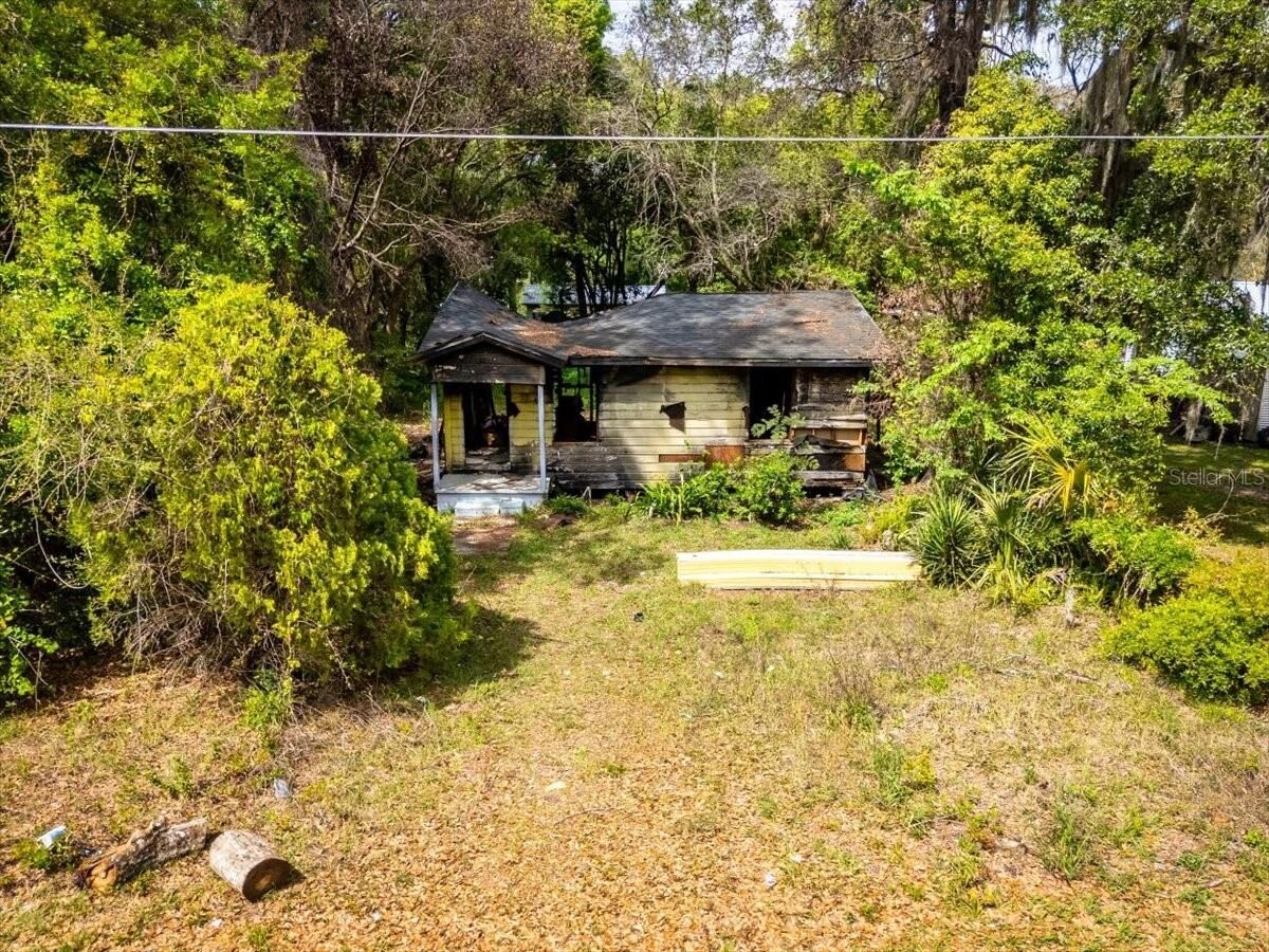 Property Photo: 1324 SE 2nd Avenue FL 32641