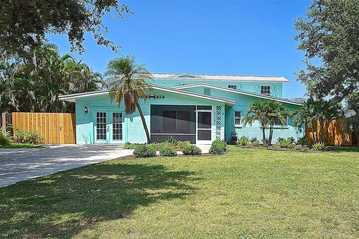 Property Photo: 938 The Rialto FL 34285