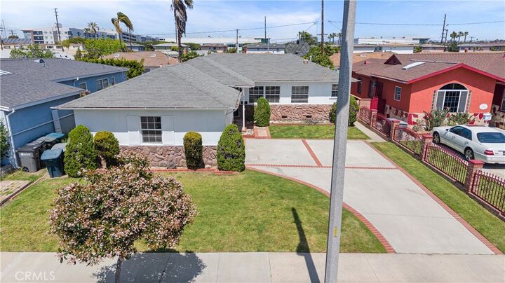 Property Photo: 2915 W 129th Place CA 90249