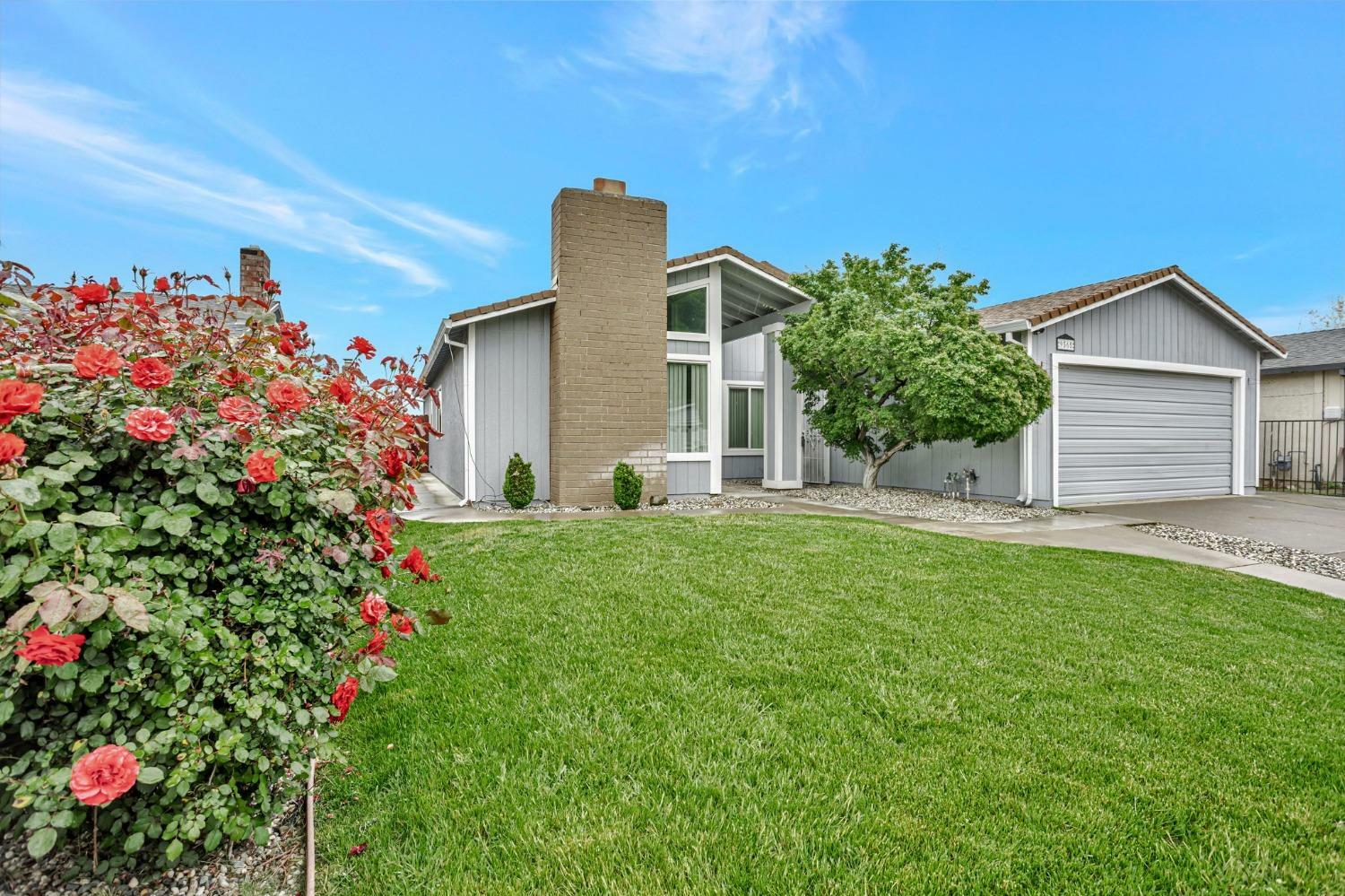 Property Photo: 9565 Mirandy Drive CA 95827