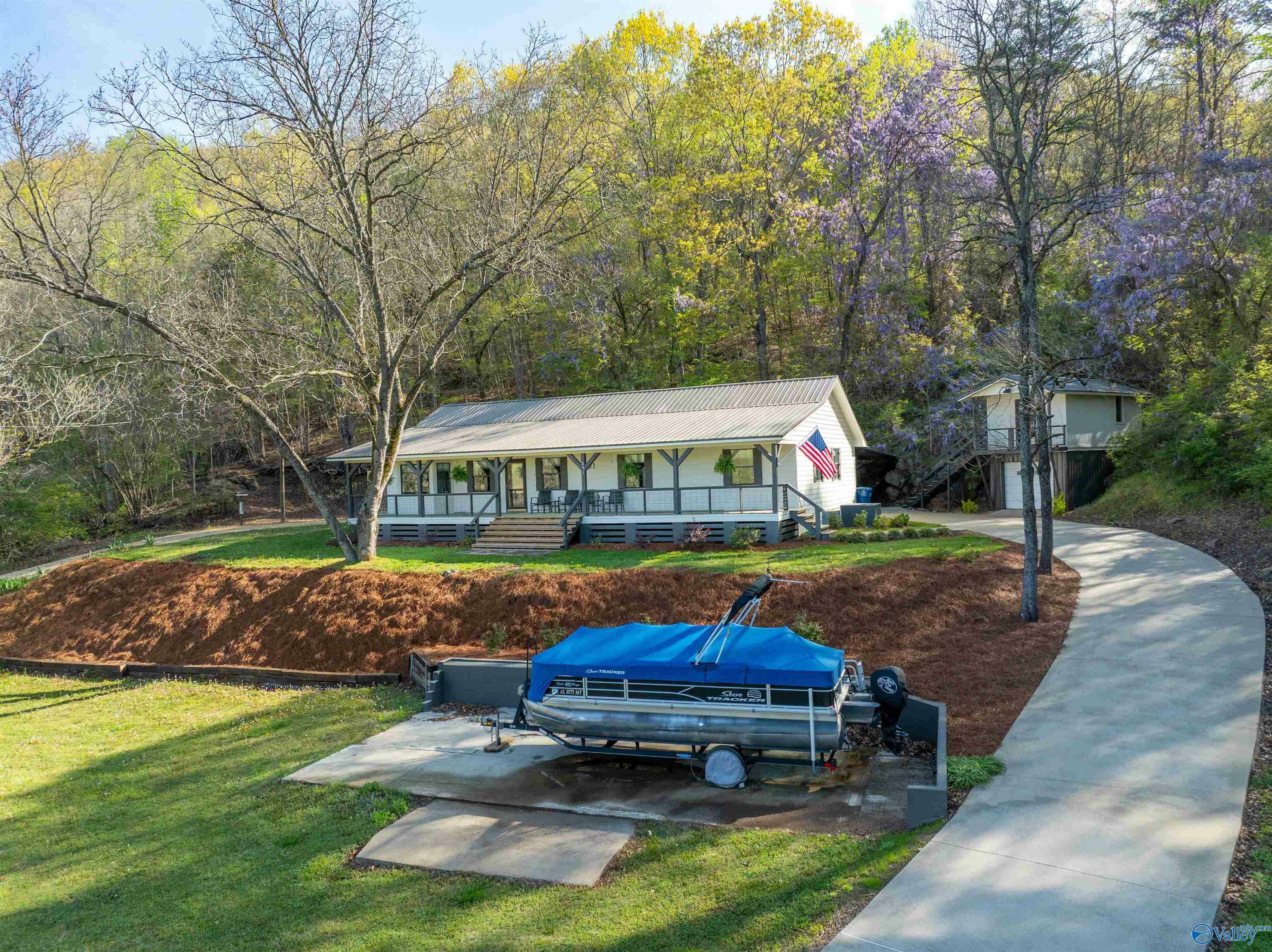 Property Photo: 251 Riddles Bend Road AL 35906
