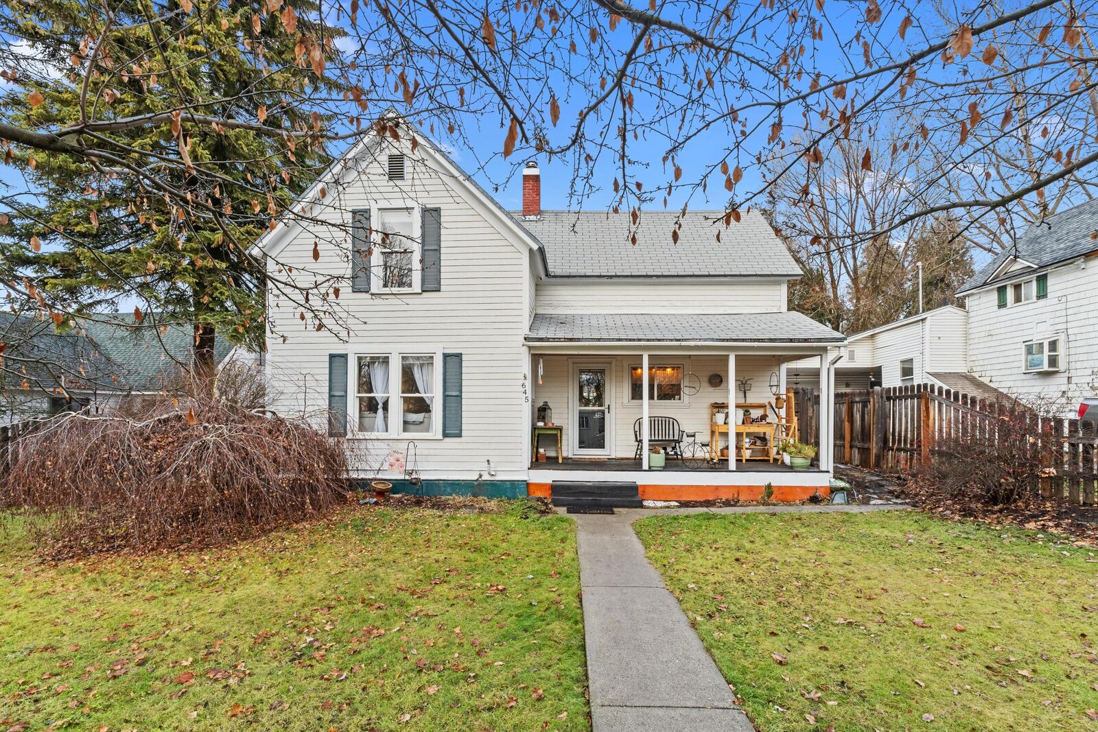 Property Photo: 645 E 2nd Ave WA 99114