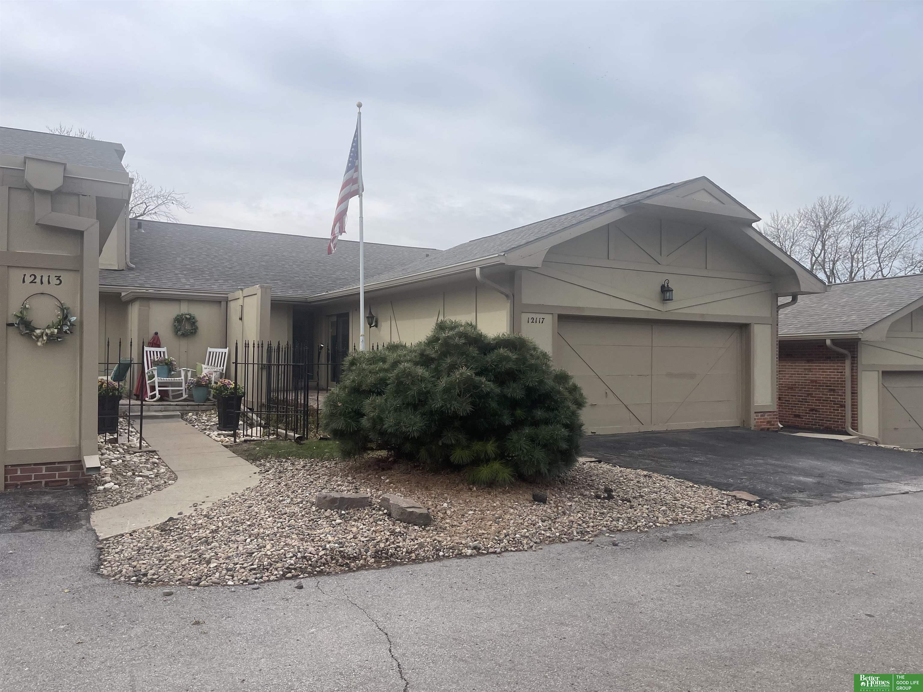 Property Photo: 12117 Y Plaza NE 68137