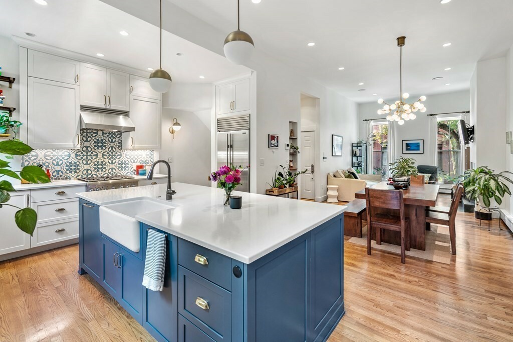 Property Photo:  25 Milford St 1  MA 02118 
