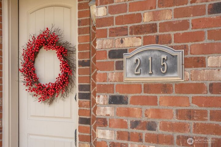 Property Photo:  215 SE California Avenue  WA 99324 