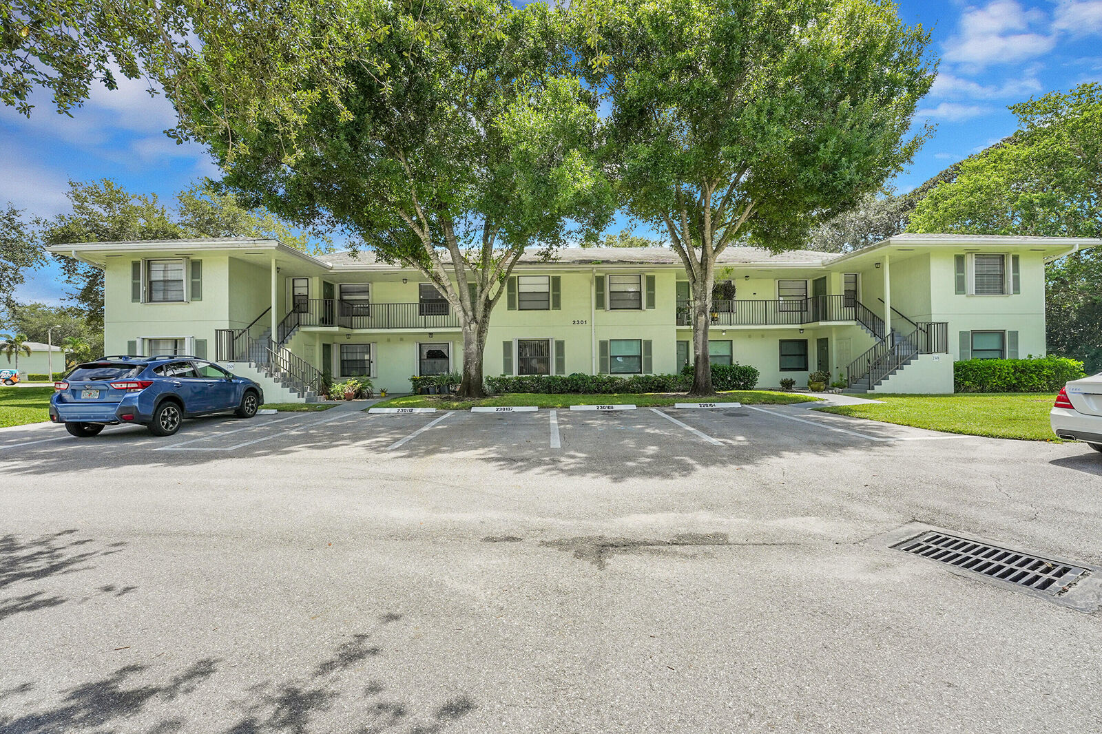 Property Photo:  2301 Sabal Ridge Court A  FL 33418 