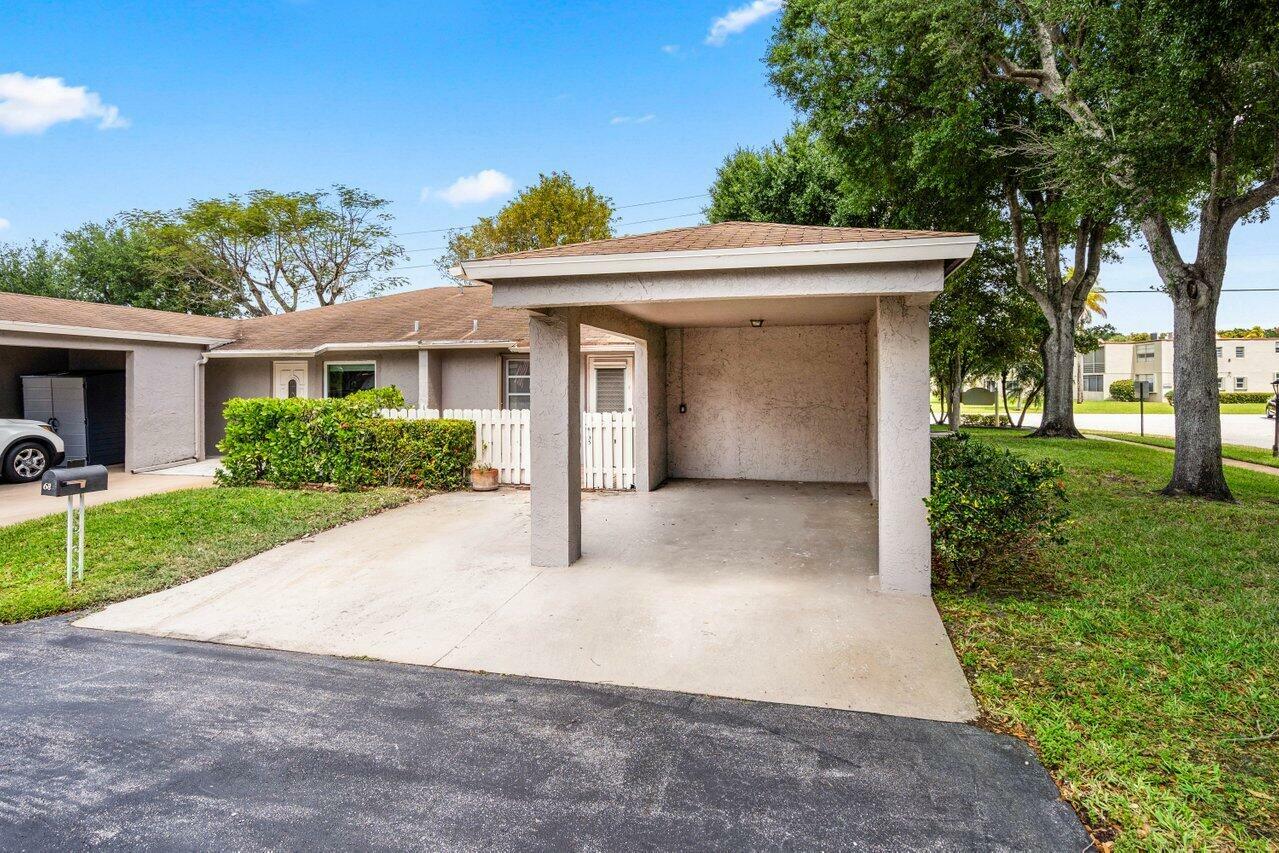 Property Photo: 6835 Moonlit Drive FL 33446