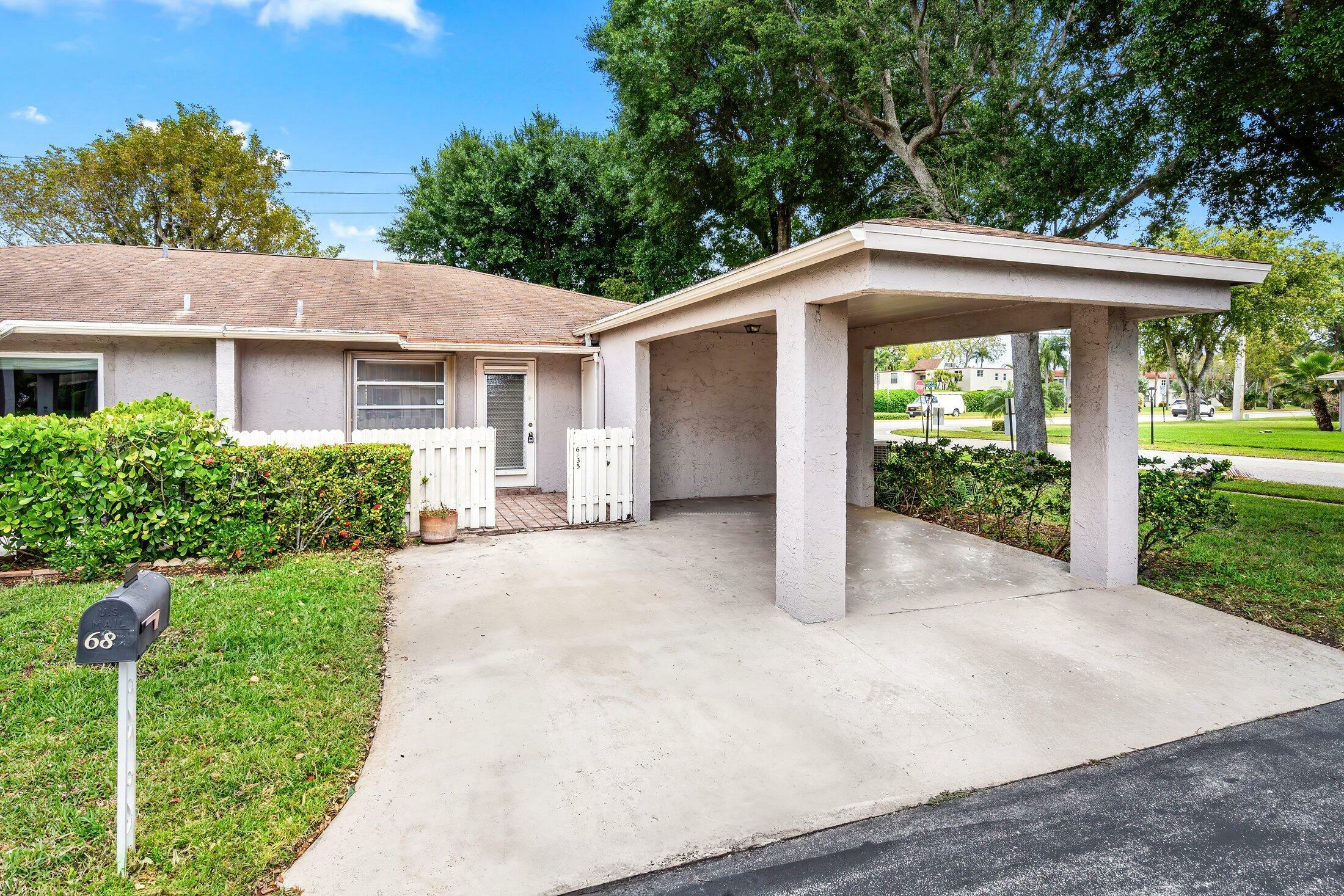 Property Photo: 6835 Moonlit Drive FL 33446