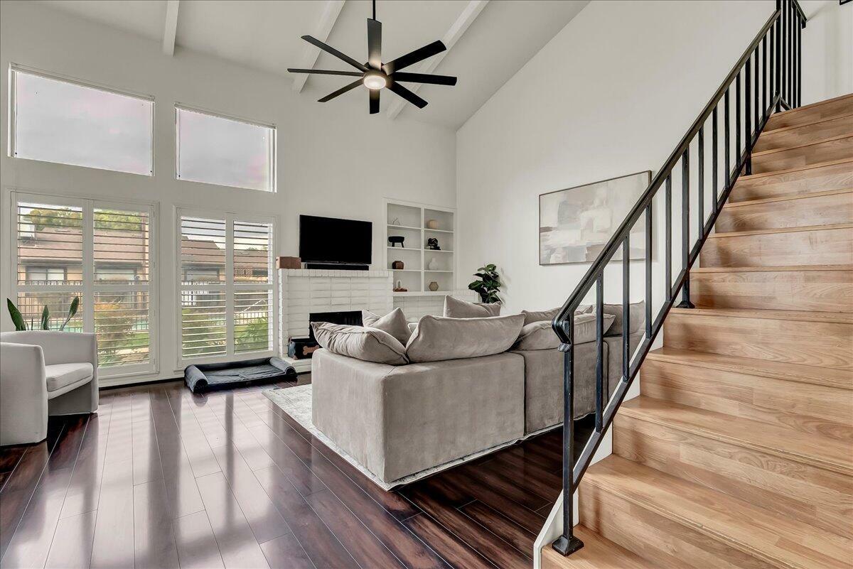 Property Photo: 3719 W Hillsdale Avenue CA 93291