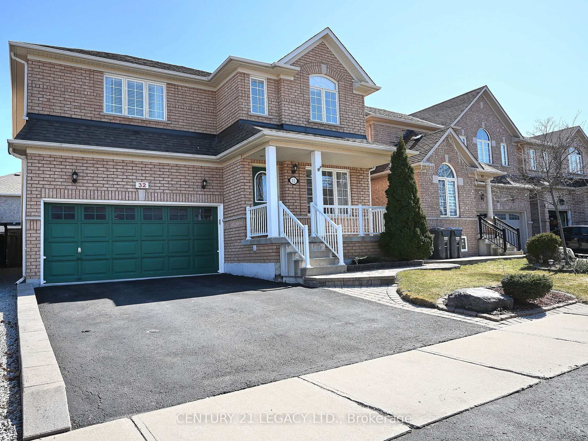 Property Photo:  32 Bluewater Crescent  ON L7A 2H1 