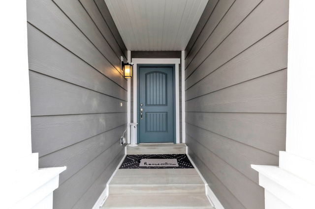 Property Photo: 294 E Wren Hill Ln UT 84045