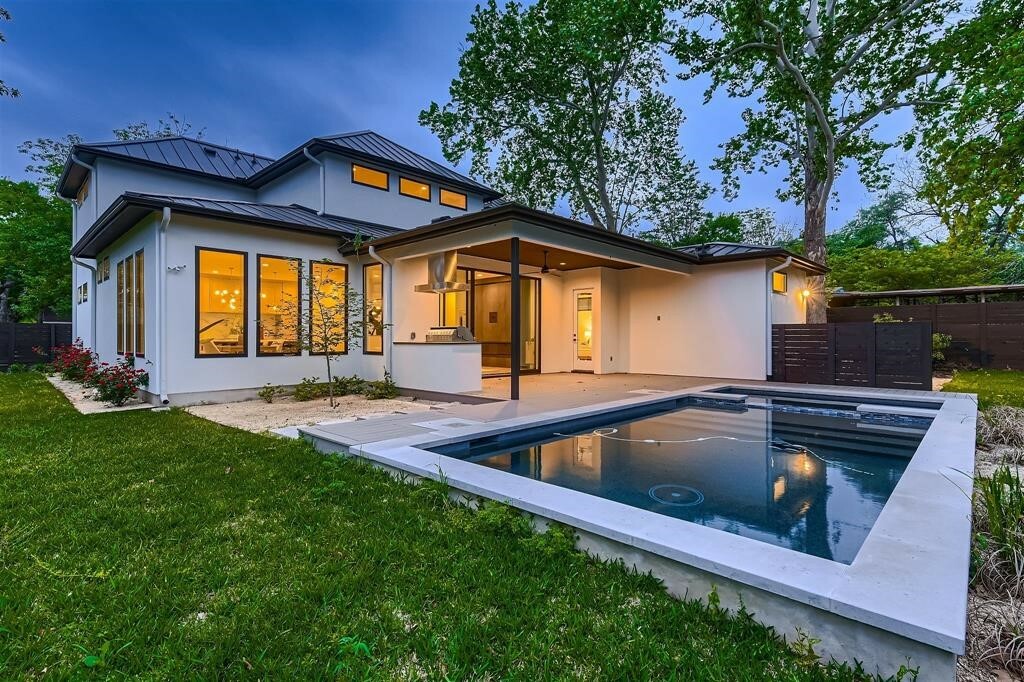 Property Photo: 5810 Fairlane Drive TX 78757