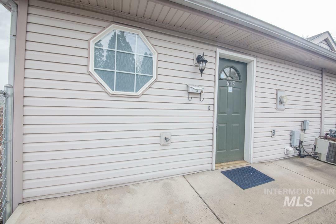 Property Photo: 605 Park Street ID 83501