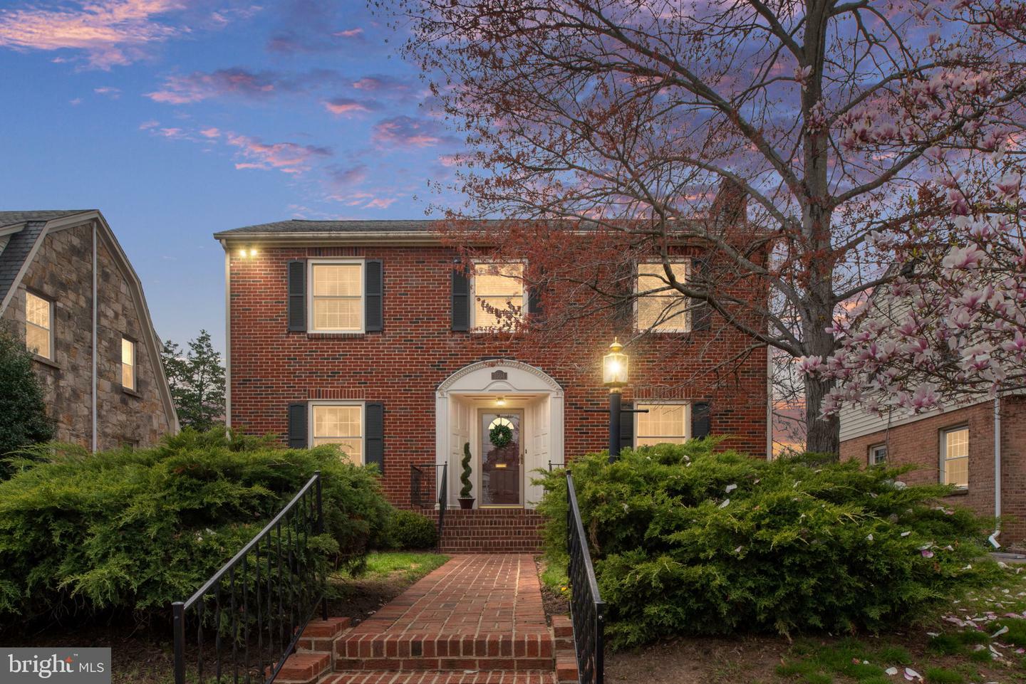 Property Photo:  1504 Augustine Avenue  VA 22401 