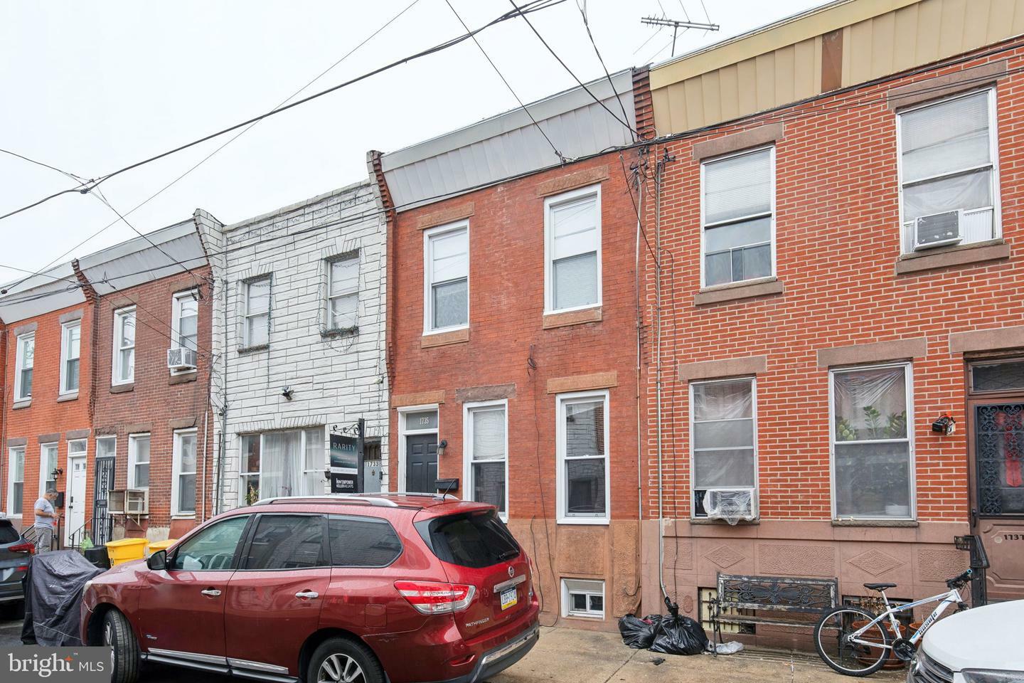 1735 S Chadwick Street  Philadelphia PA 19145 photo