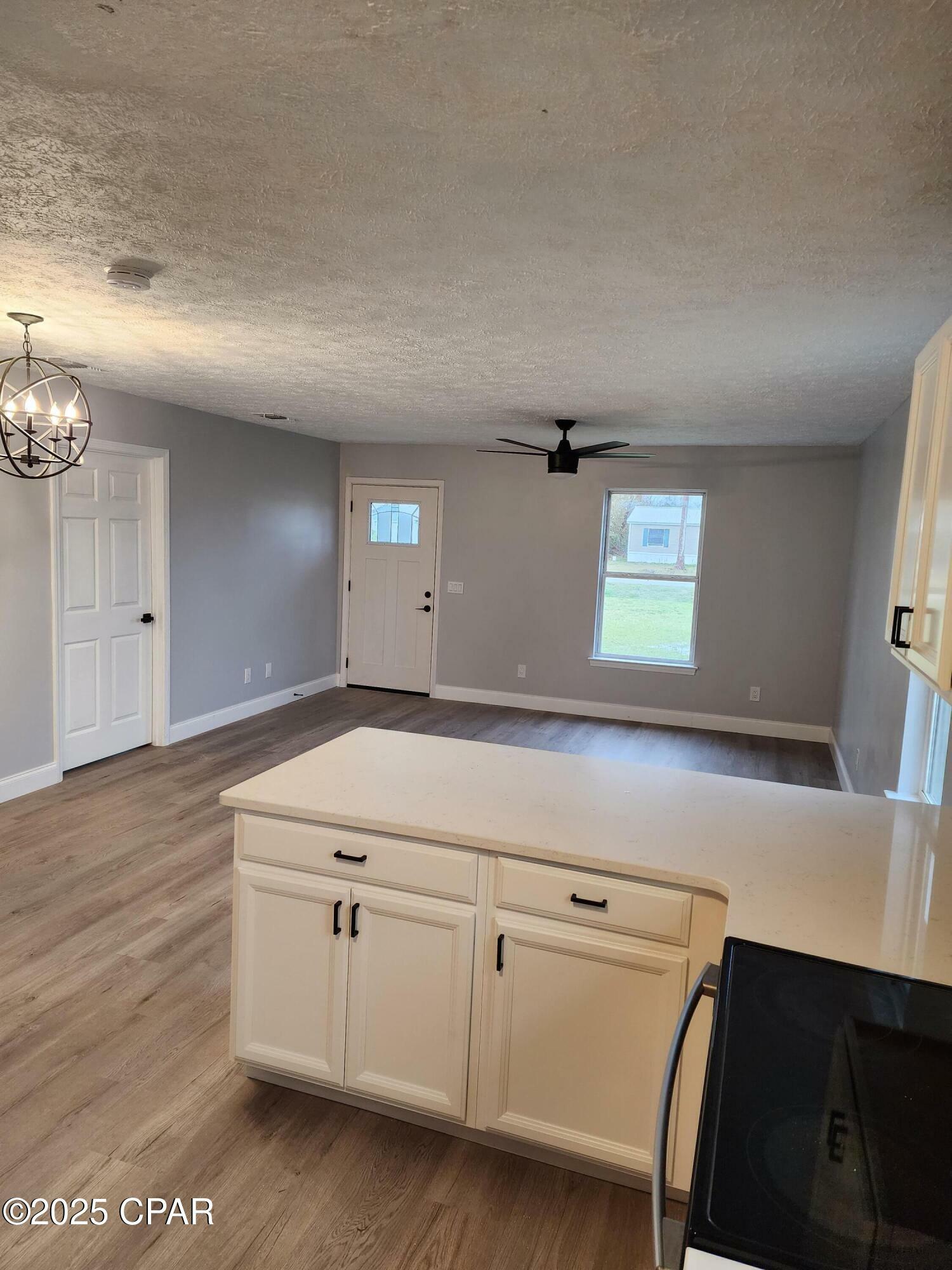 Property Photo: 1040 S Katherine Avenue FL 32404