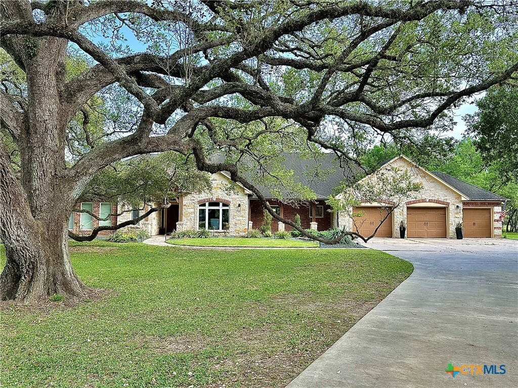 Property Photo: 319 Post Oak Bend TX 77968