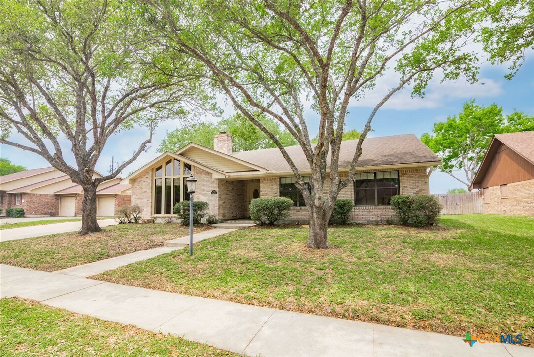 Property Photo: 302 Windy Way Drive TX 77904