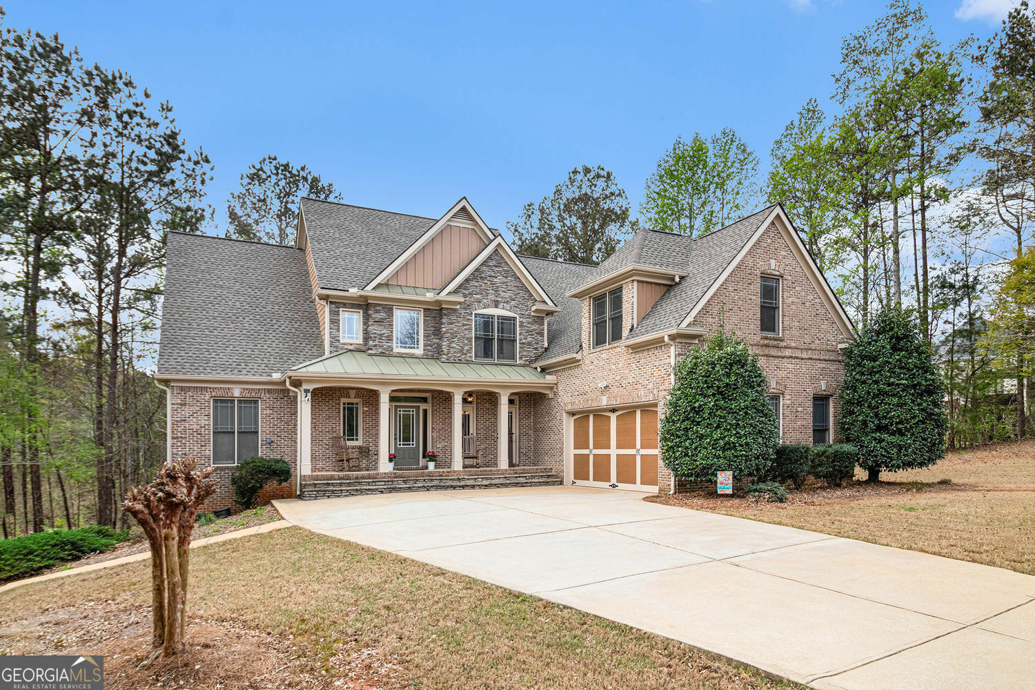 Property Photo: 7497 Treehouse Court GA 30135