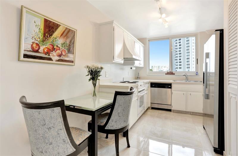 Property Photo: 1360 S Ocean Blvd 605 FL 33062
