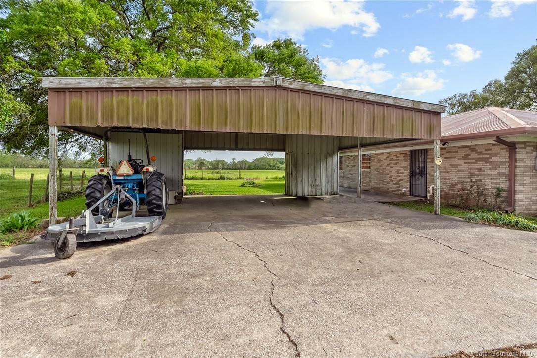 Property Photo: 21182 99 Highway LA 70591