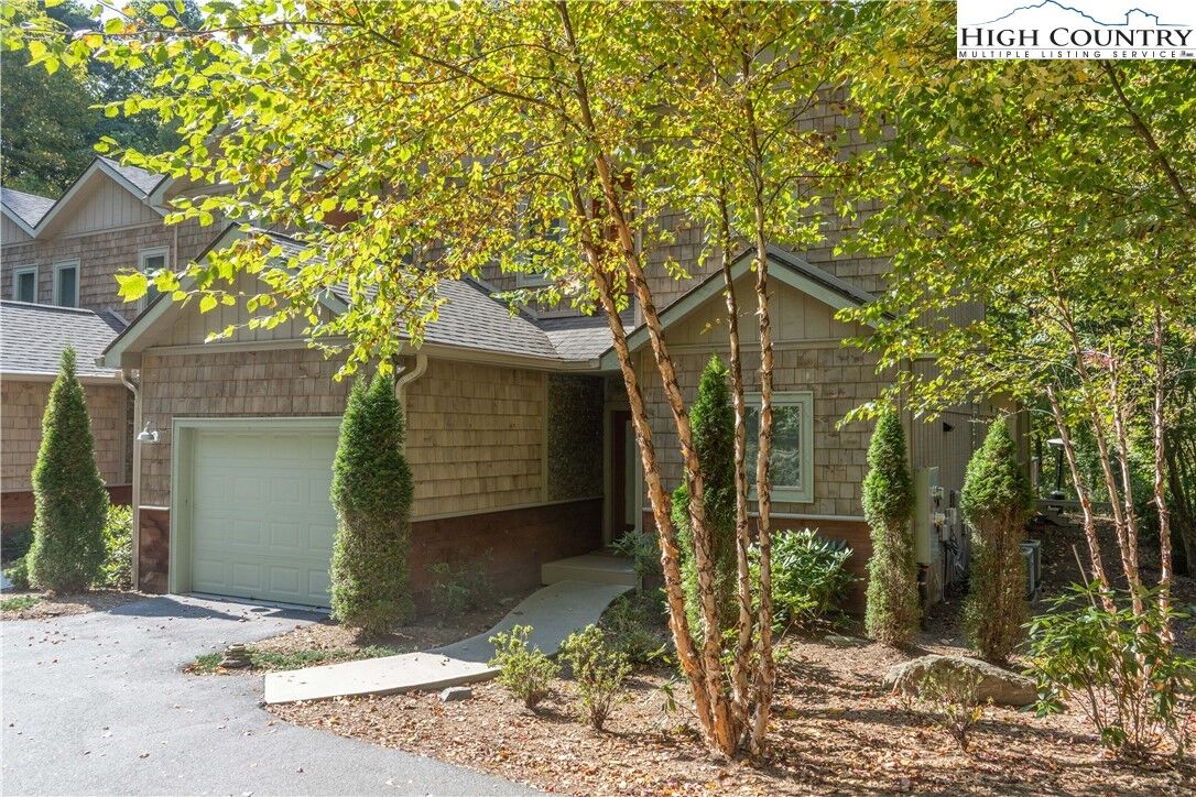 Property Photo:  164 Lindale Ridge 4  NC 28607 