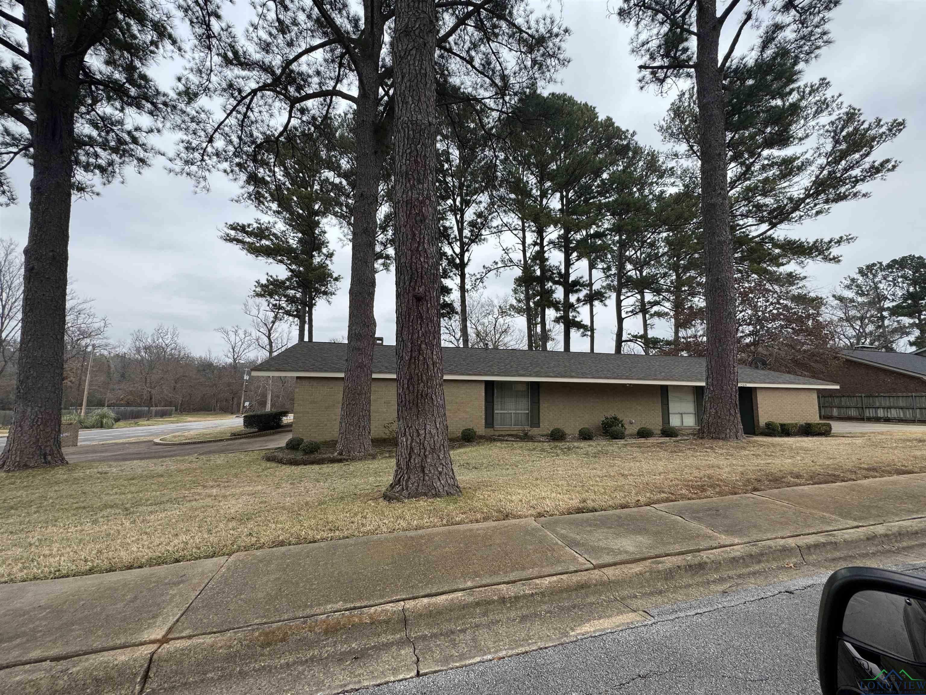 Property Photo: 1105 Larkwood TX 75652