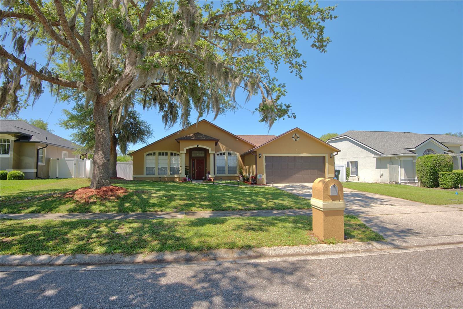 684 Yorkshire Drive  Oviedo FL 32765 photo