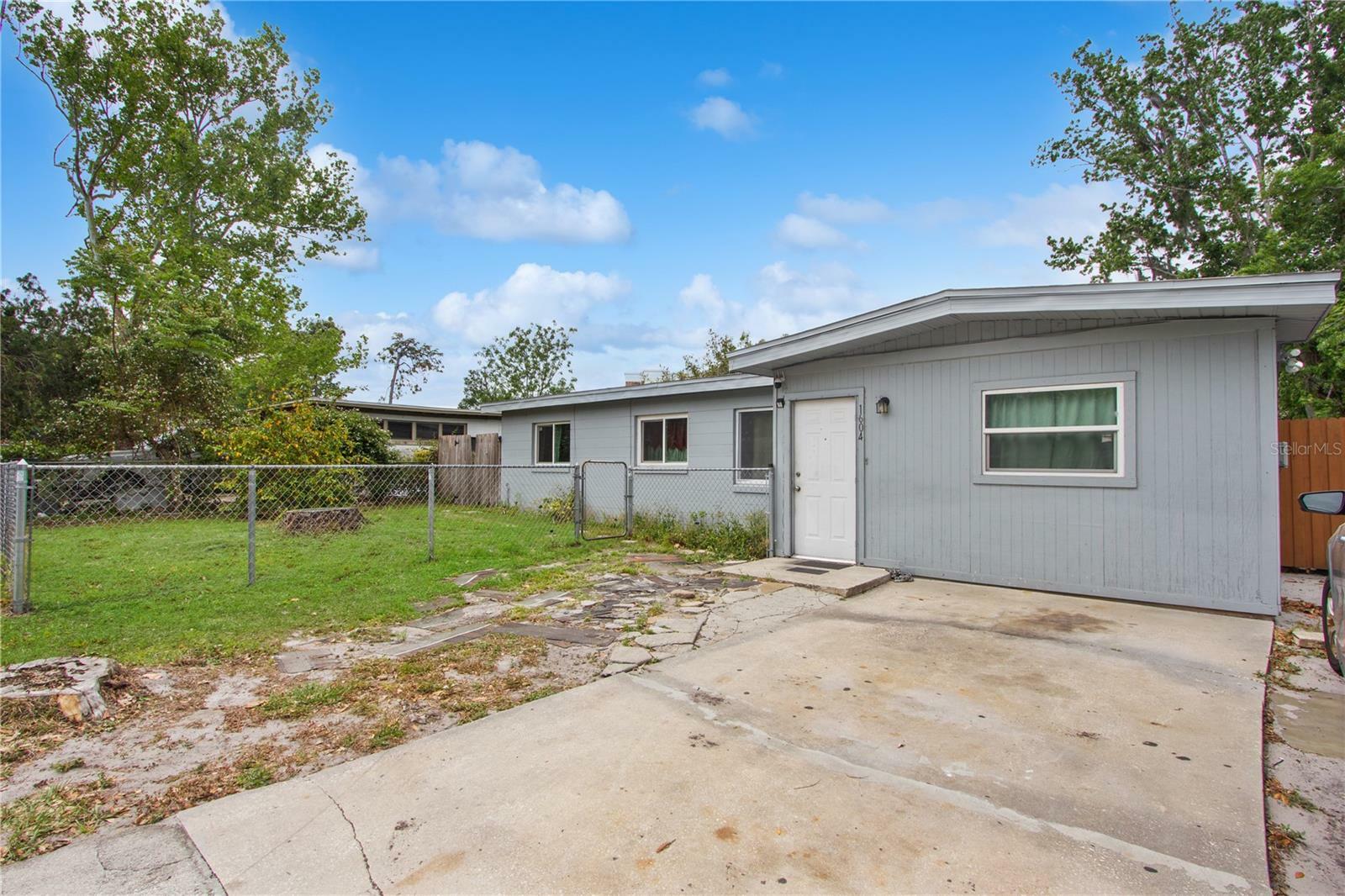 Property Photo: 1604 Constantine Street FL 32825