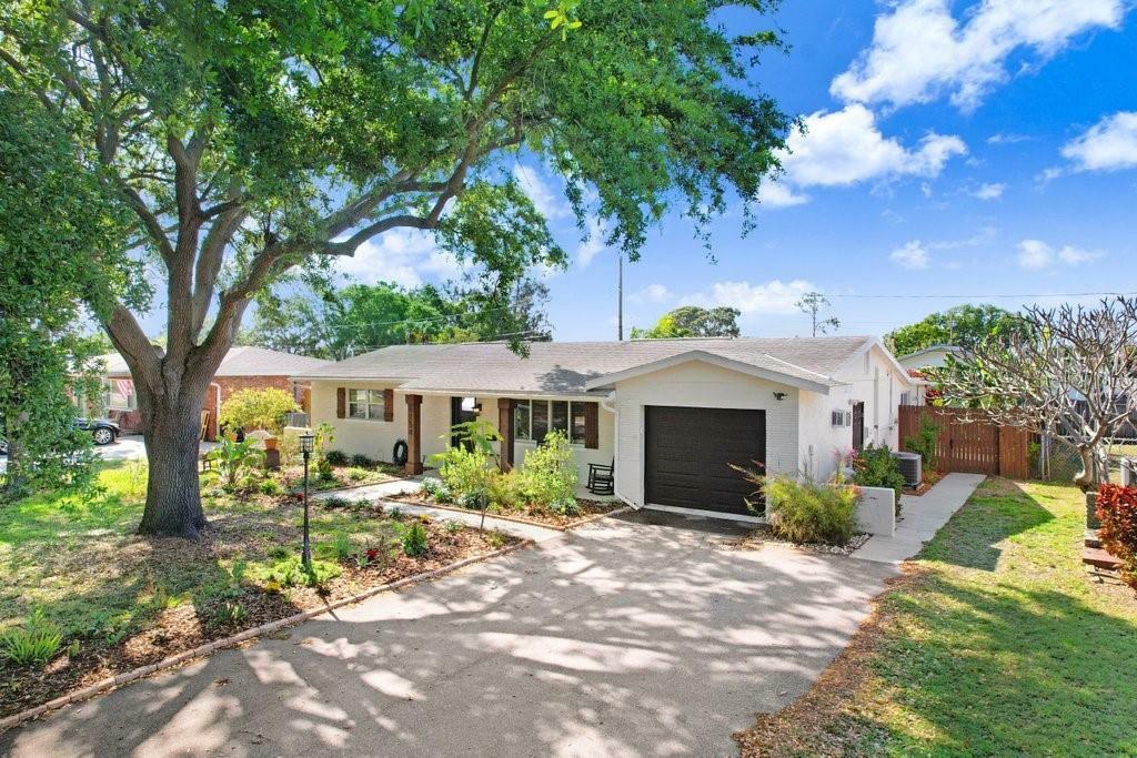 Property Photo: 6154 36th Avenue N FL 33710