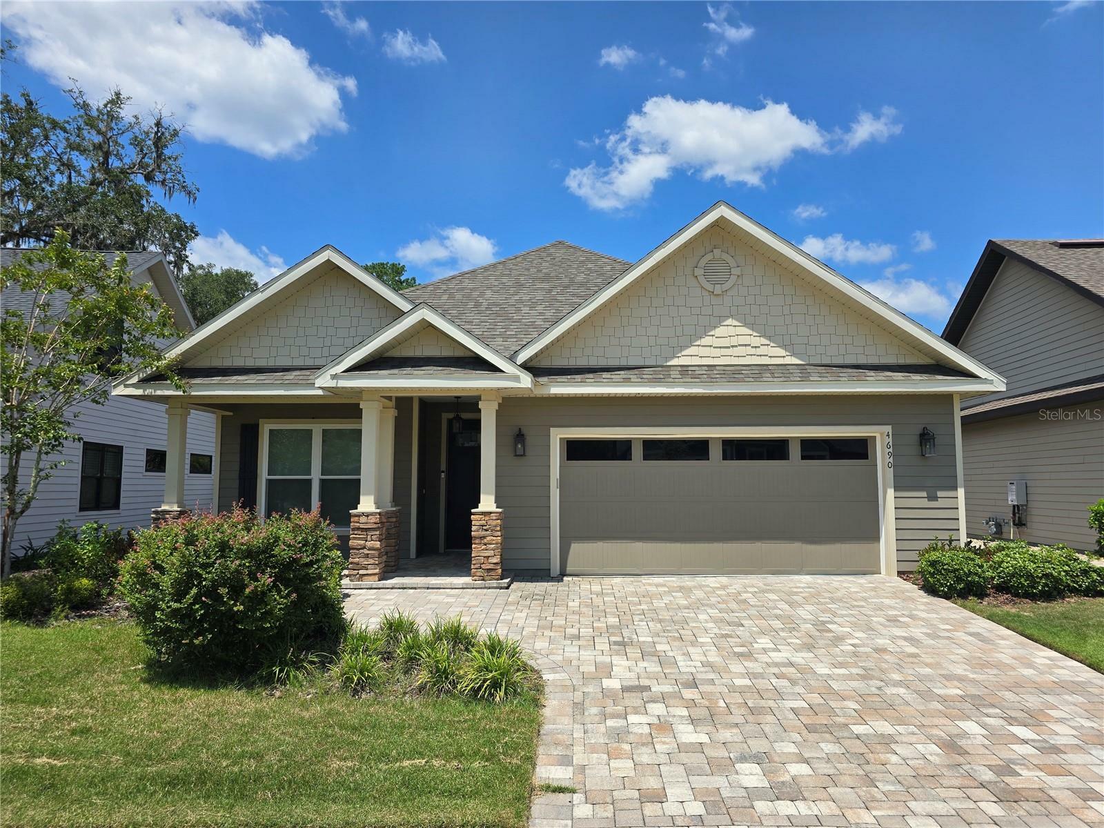 Property Photo: 4690 SW 63rd Road FL 32608