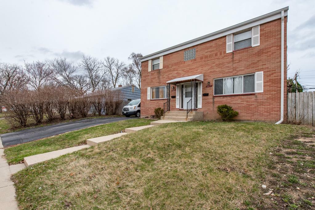 Property Photo: 2435 Western Avenue IL 60087