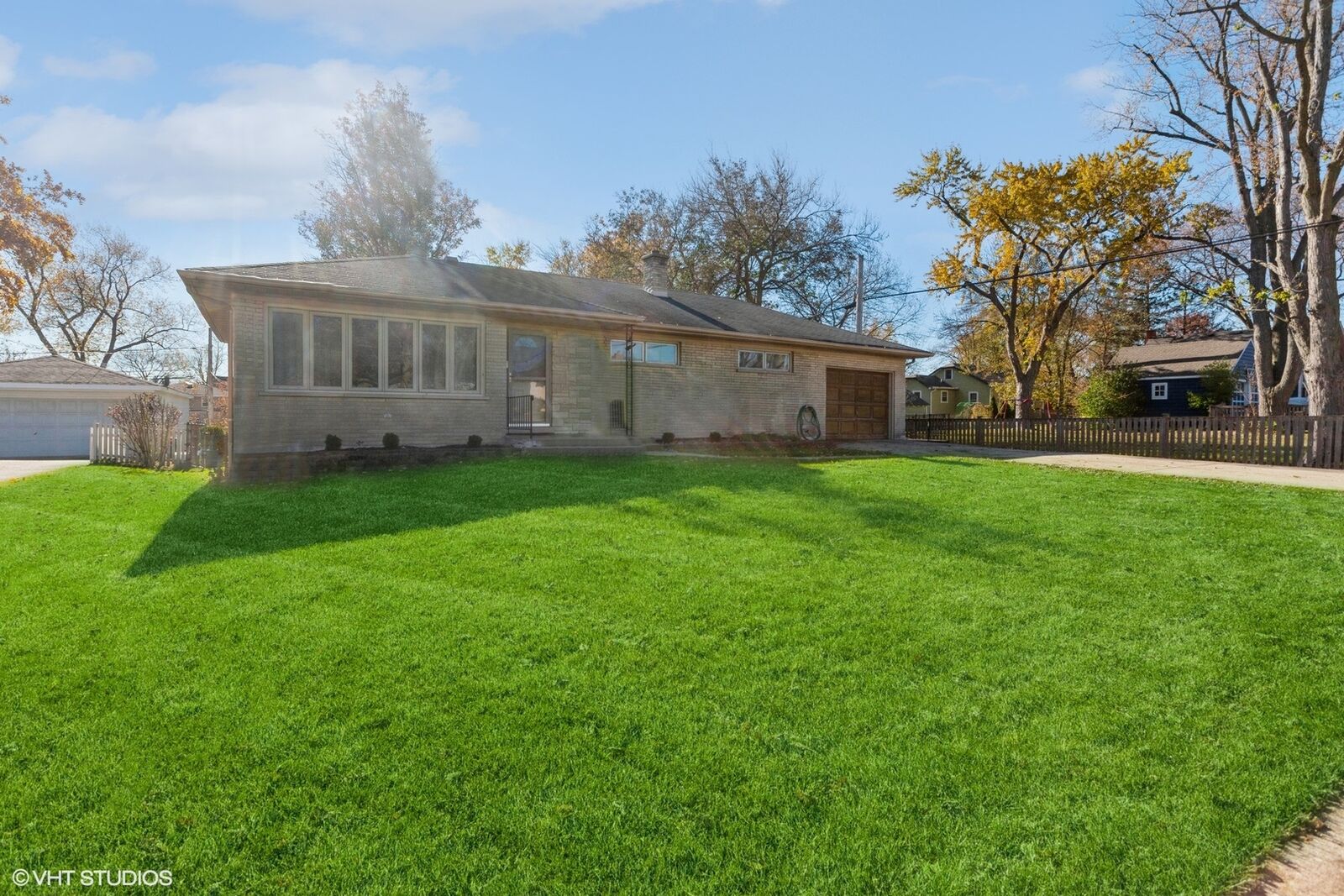 Property Photo:  323 Grant Street  IL 60515 