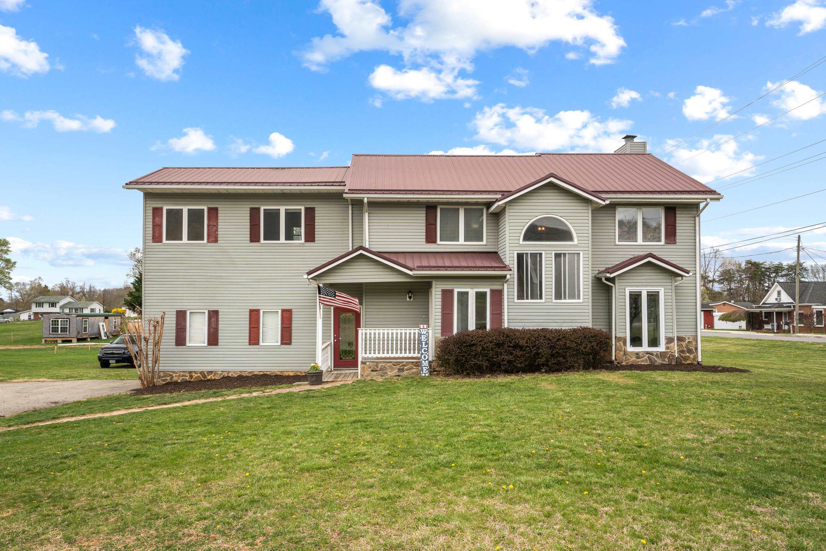 Property Photo: 601 W Rock Road VA 24141
