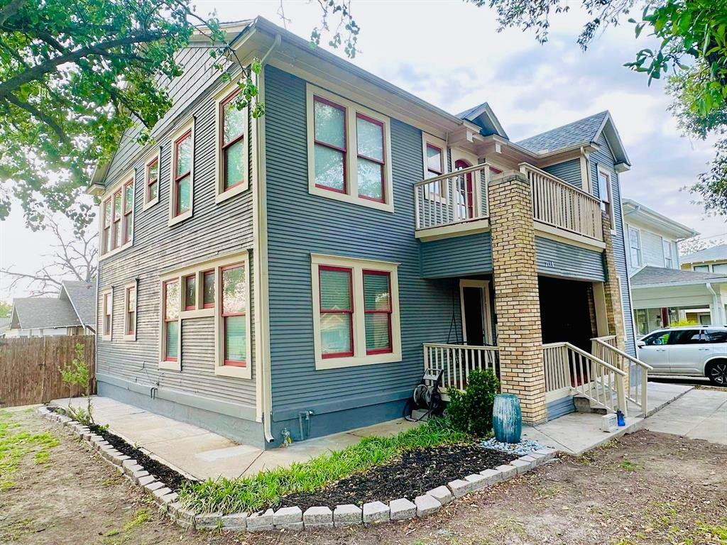 Property Photo: 2110 Washington Avenue TX 76110