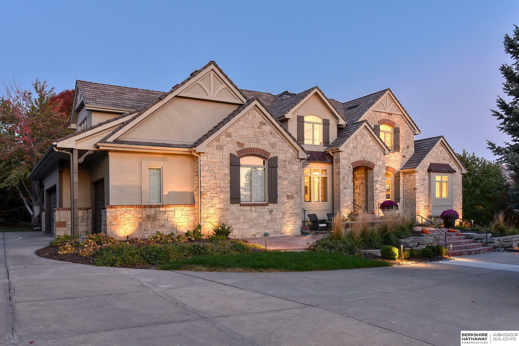 Property Photo: 13650 Hamilton Street NE 68154