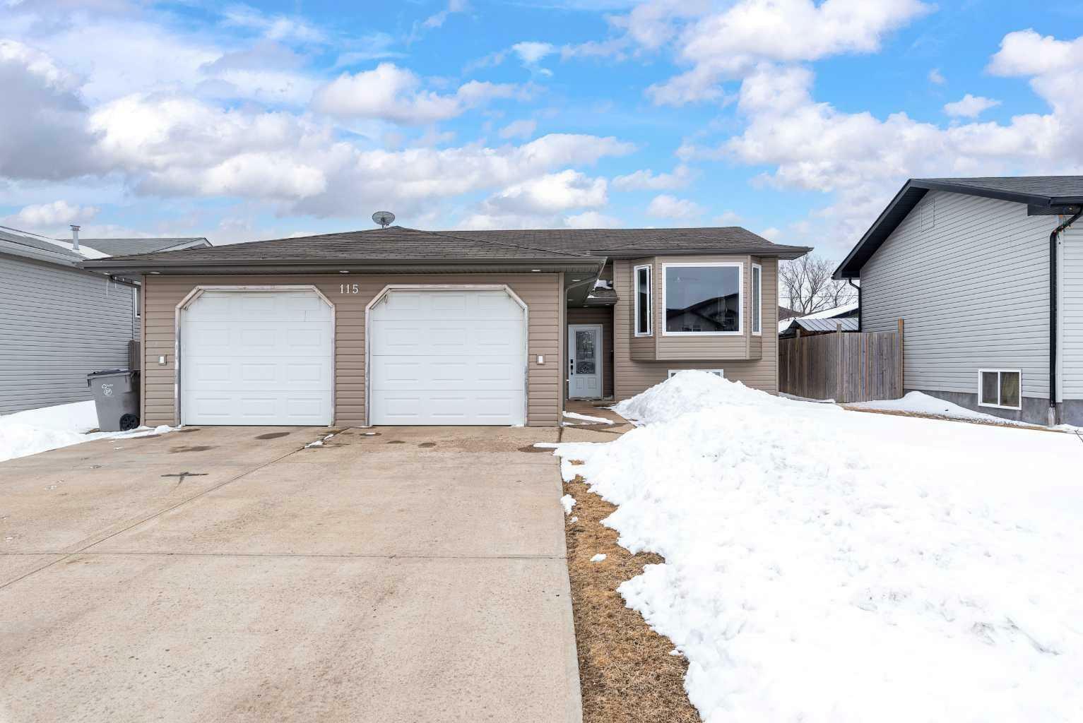 Property Photo:  115 5 Avenue  SK S0M 1H0 