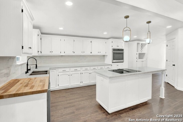 Property Photo: 806 21st TX 78861