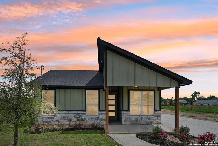 16924 Rancho Escondido  Atascosa TX 78002 photo