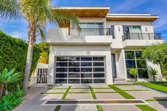 Property Photo: 737 N Cherokee Avenue CA 90038