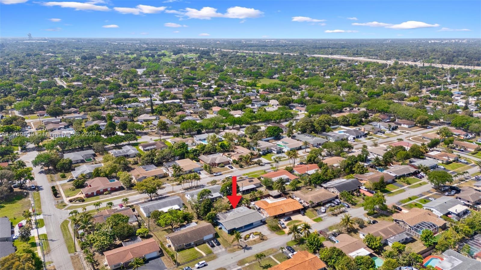 Property Photo: 4340 NW 6th St FL 33317