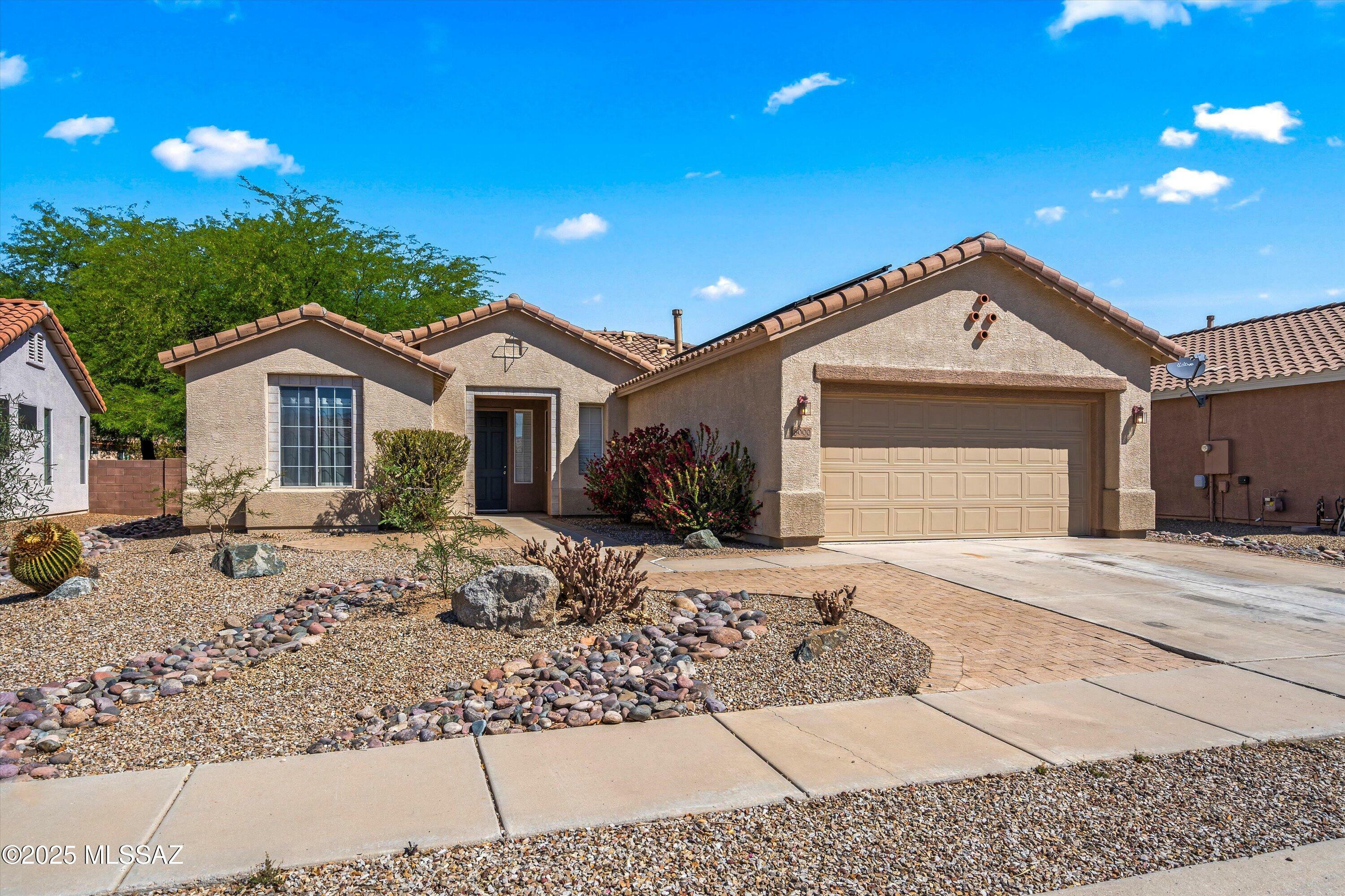 8000 W Blue Heron Way  Tucson AZ 85743 photo