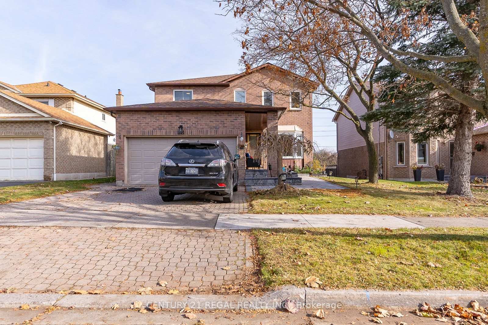 Property Photo: 28 Upland Drive ON L1N 8H8