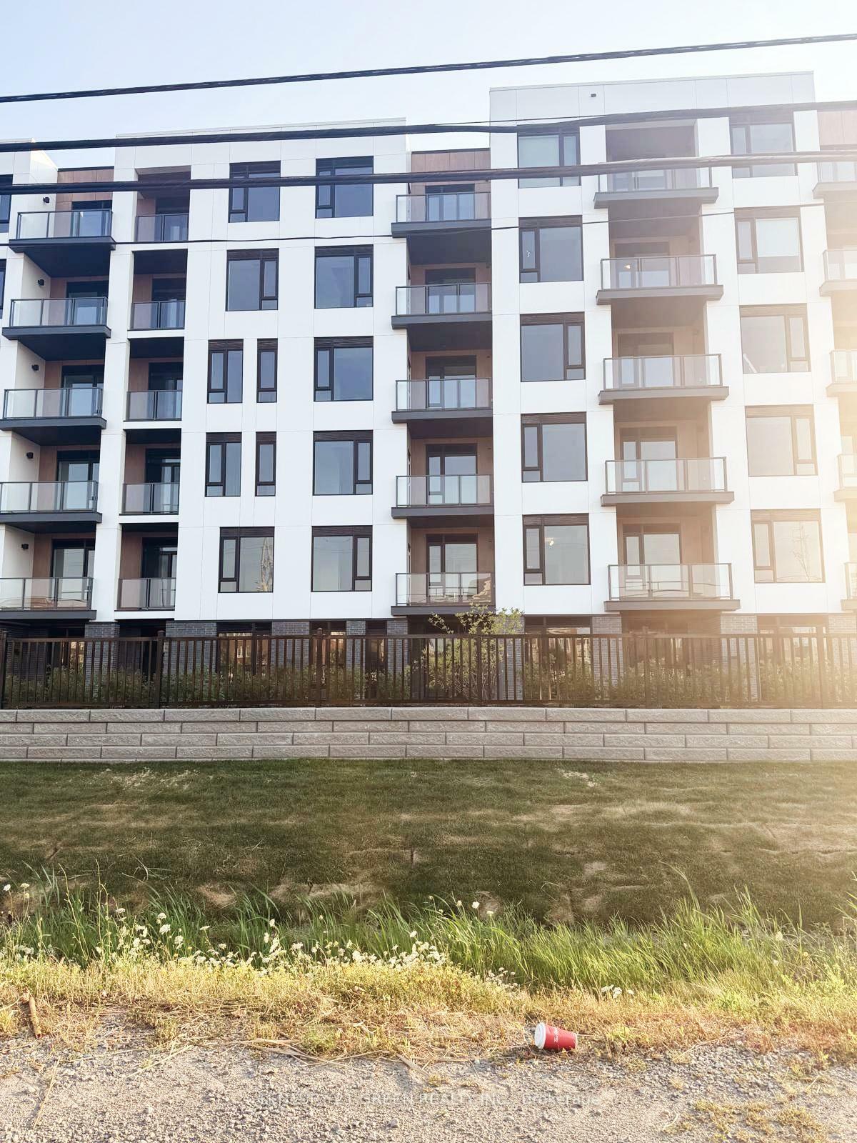 Photo de la propriété: 1440 Clarriage Court 309 ON L9T 1B3