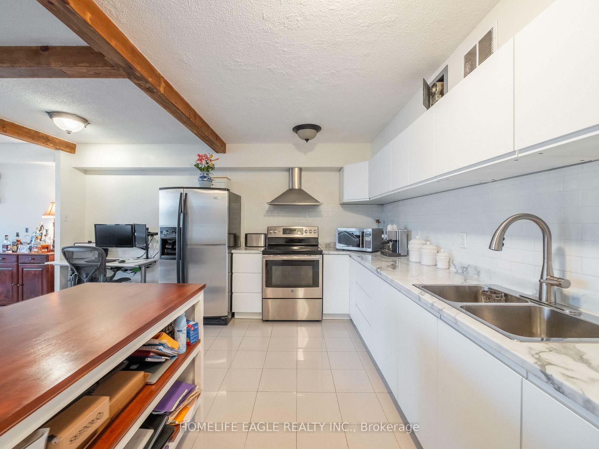Property Photo: 15 London Green Court 206 ON M3N 1K4