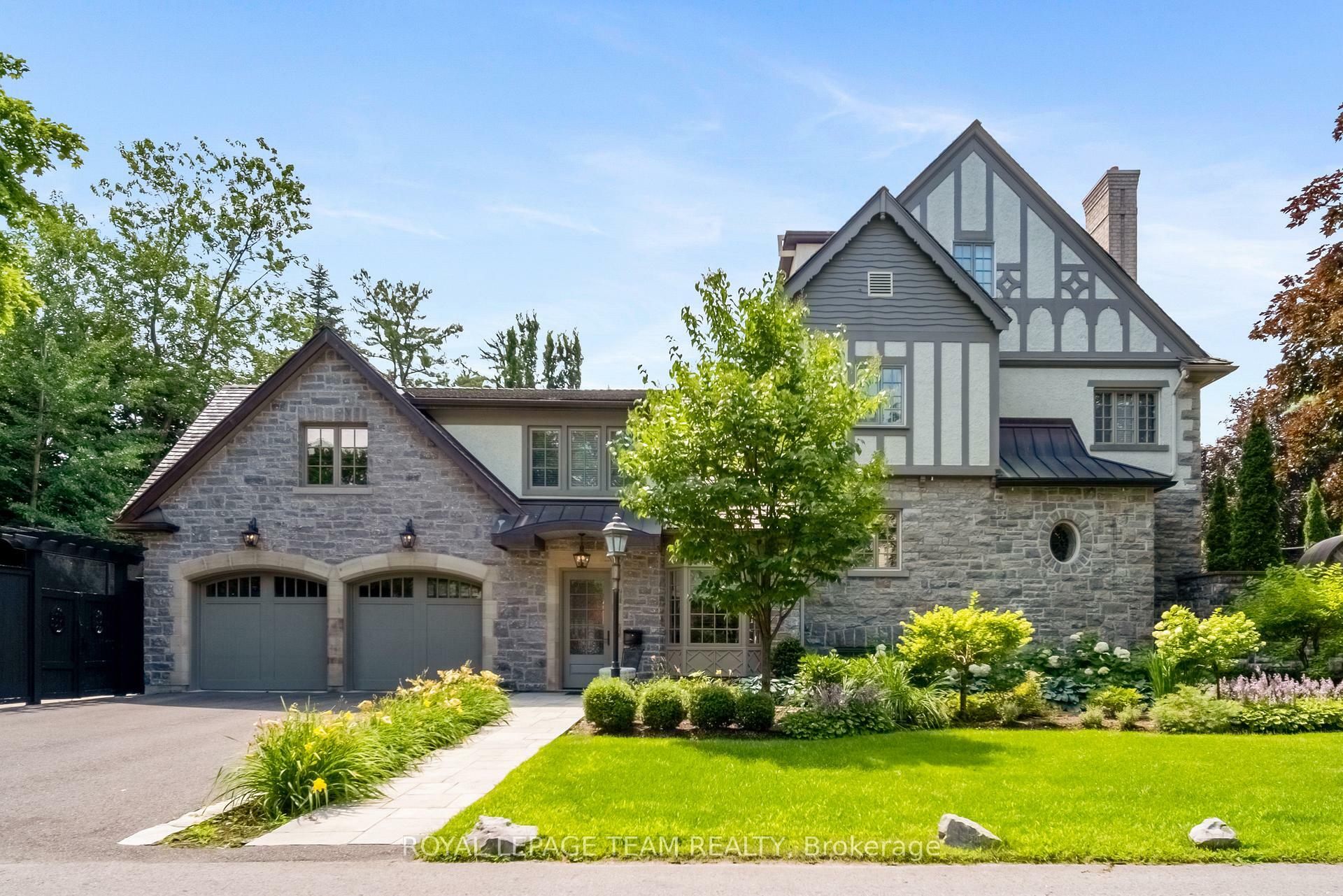 Photo de la propriété:  480 Manor Avenue  ON K1M 0H9 