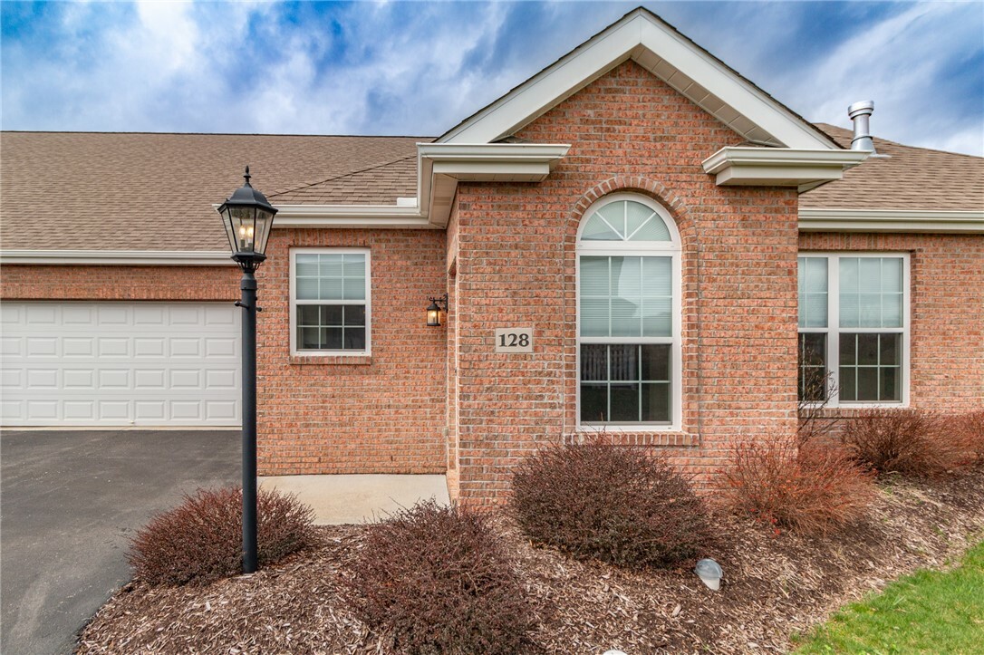 Property Photo: 128 Shelton Place PA 16033