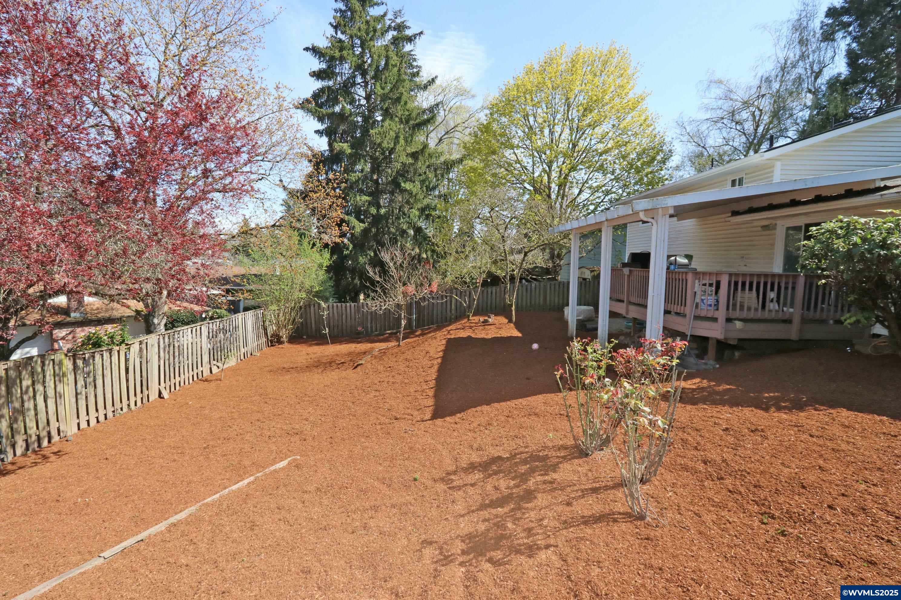 Property Photo: 5376 Arcade Av NE OR 97303