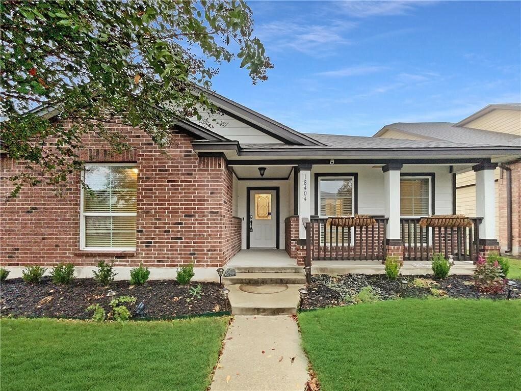 Property Photo: 18404 Friendship Hill Drive TX 78660