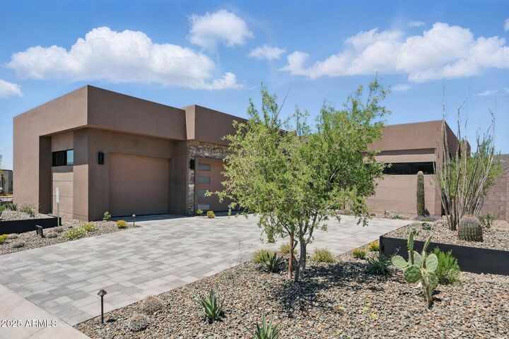 Property Photo:  37200 N Cave Creek Road 1013  AZ 85262 